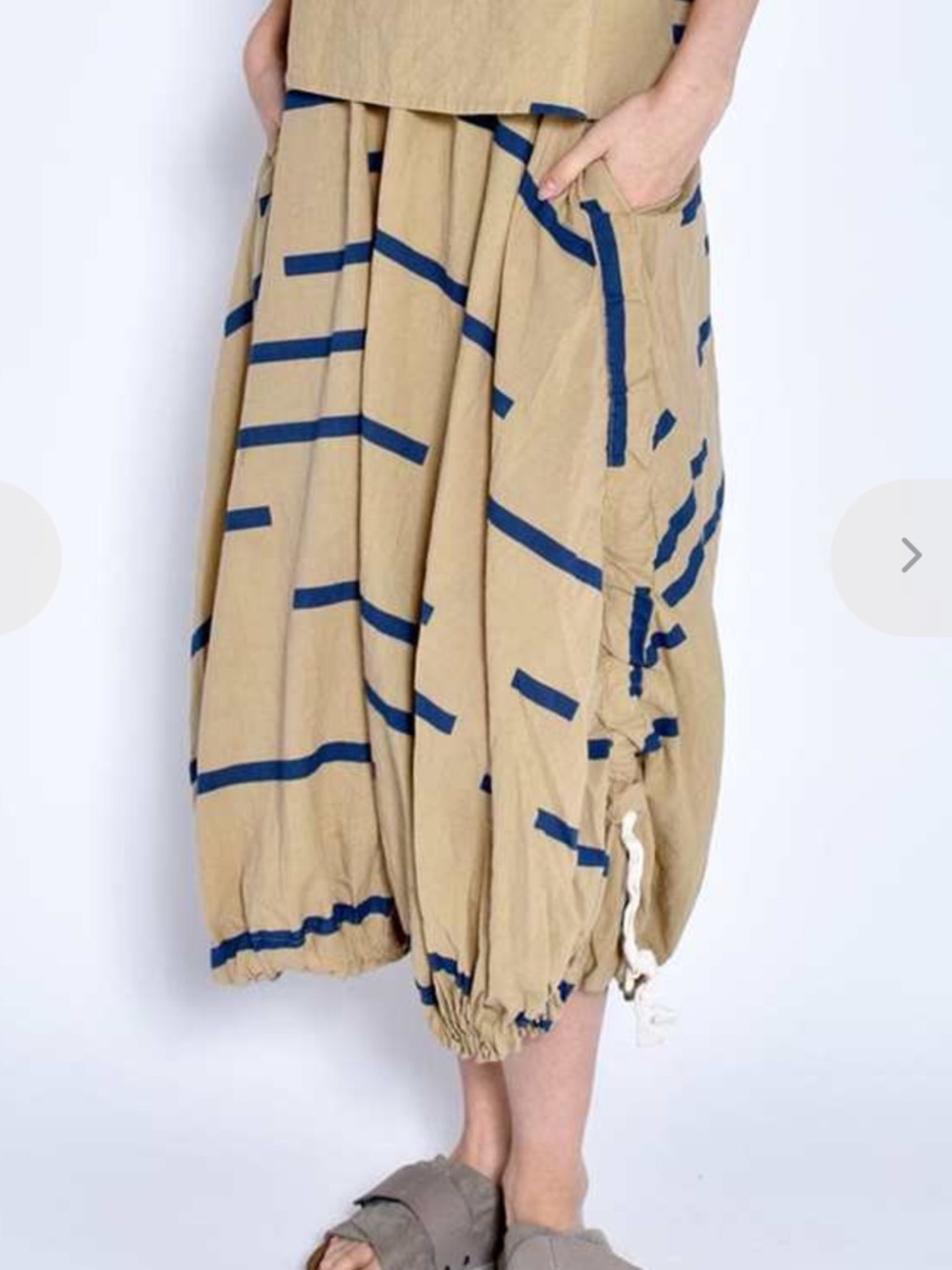 Uzi NYC Vali skirt tan broken line large parachute